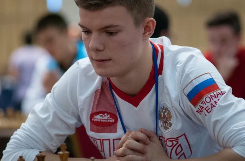 Pavel Eljanov Outplays Kirill Alekseenko in Bundesliga Queen’s Indian Clash
